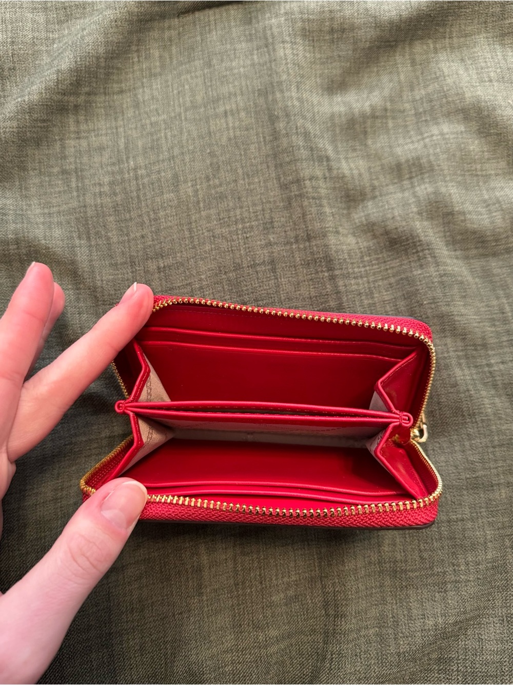 MICHAEL KORS Red Pebbled Leather Zip Card Case Wallet - Picture 5 of 8